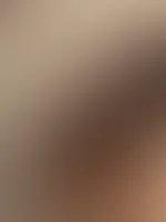 Tu nicht so, als würdest du nicht gucken. Schreib endlich. Ich steh nicht umsonst so da 😘