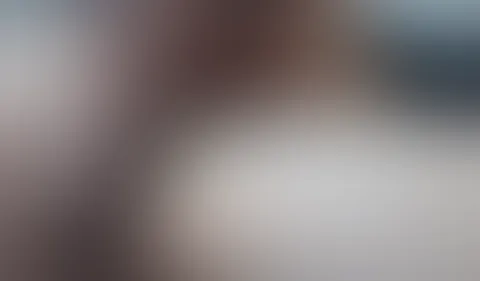 „Feuchte Lippen, tiefe Stöhner… aber das echte Chaos kommt morgen 💦👅“