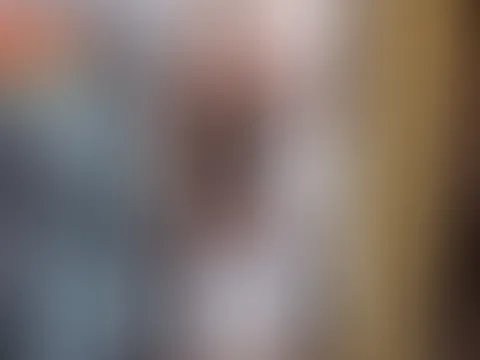 Was wäre dein erster Satz, wenn ich dir so die Tür öffne? 👀✨ Verrate es mir live im Stream.