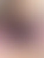🌙 „Während alle schlafen, bin ich wieder im Nachtdienst unterwegs… 👩⚕️💉 Ganz brav im Kittel – aber meine Fantasie ist alles andere als brav 😏🔥 Magst du wissen, wie ich mir die Nächte wirklich ve