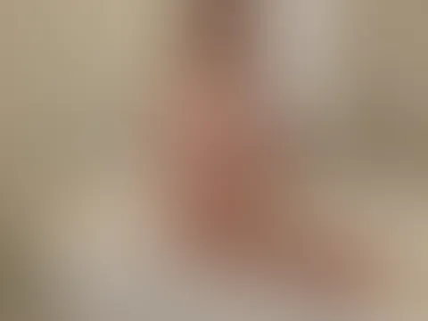 Heute wird’s nass… und ich hab noch lange nicht genug 😈 Ein bisschen frech, ein bisschen verspielt – genau so magst du es doch 😉 Komm näher, ich zeig dir, was danach passiert… 💋