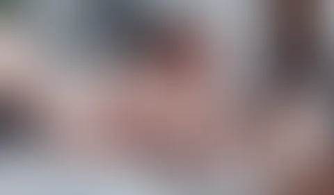 Dieses mal mit Zahnbürste und Plug im A***h 😜