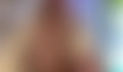 Ich konnte es einfach nicht lassen… ganz heimlich, im Verborgenen, habe ich meinen Körper für dich gezeigt. Während ich spürte, dass mich jederzeit jemand erwischen könnte, machte es den Moment nur no