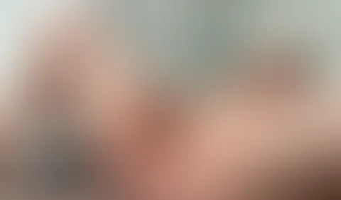 GEILE SCH***PE F**KT SICH SELBST BIS ZUM ORGASMUS!