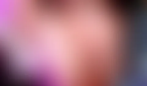 Aber auch ziemlich heiß auf einen S*****z. wo warst du ? Wie ich mir den Dildo immer und immer wieder in Nahaufnahme an der M****i reibe. genussvoll einführe und mein Stöhnen sogar die Nachbarn zum Se