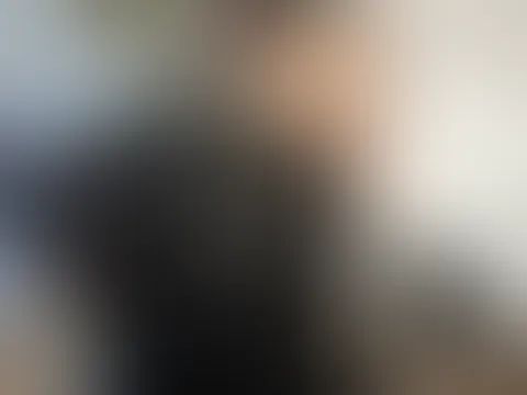 Asisstent gef**kt spritz mir auf den prallen Lederarsch
