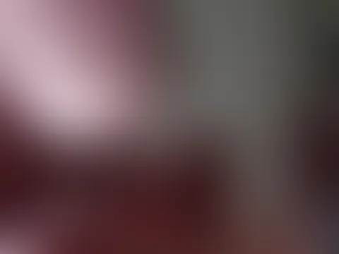 Nächtlicher Quicky in der Küche - Ein neues schönes Abenteuer. Während ich einen nächtlichen Snack zu mir nehmen wollte kam er einfach mit seinem harten S*****z dazu. Ich fing an zu b****n und ließ mi