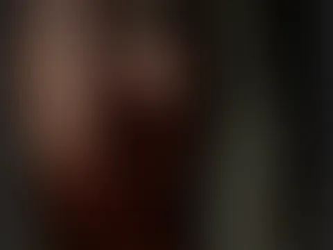 Bin so geil geworden, dass ich direkt drei F****r in meine F***e gesteckt hab — keine Vorspiele, kein Ausziehen.