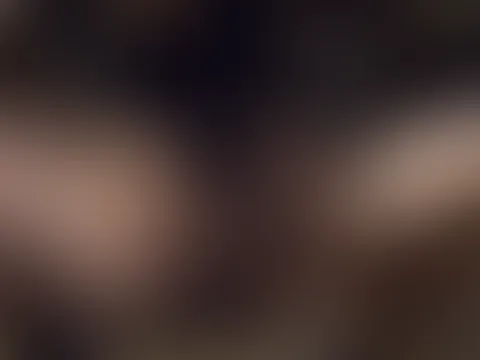 Wir waren zu viert auf dem Nachhause weg aus der Bar. Als ich nochmal p**sen musste. Fühlte mich bischen beobachtet.