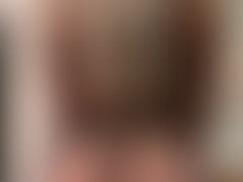 Guten Morgen,..Lust auf einen geilen Start in das Wochenende?? Dann komm mich gleich in der cam besuchen.. Ich warte auf dich 😘🫵🏼lass uns den Schnee zum schmelzen bringen