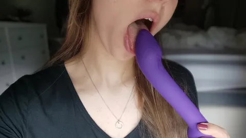 I’ll get myself off with my favourite dildo for you😏