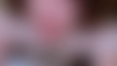 Wer lässt dieses süße Gesicht vor Lust die Augen verdrehen? 😵‍💫🍑🍆