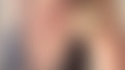 Hilfst du mir beim Ausziehen ? 😏