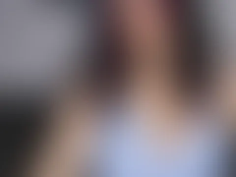 Milf reitet ihren neuen galaxy dildo in hellblauen dessous