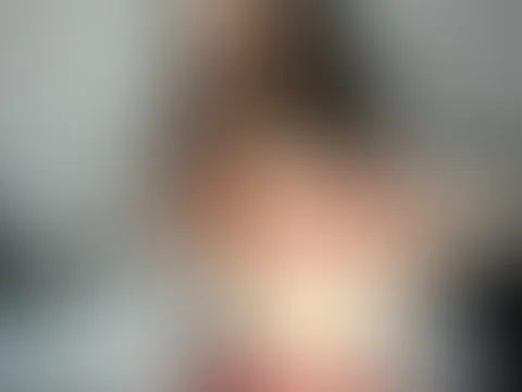Hey, ich bin Lilith und ganz neu hier. Gefalle ich dir den??