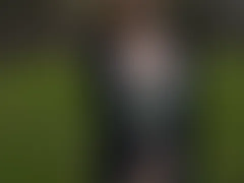 Heute fühl ich mich ganz gut in meinem Körper. Nicht perfekt. Aber echt. Wie war dein Tag heute? 🫶🏻