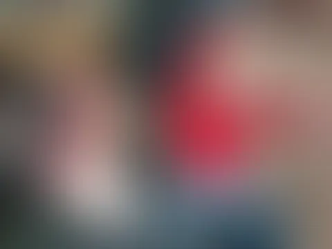Lieber BH ausziehen oder unter den Rock gucken?🤤