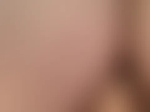 Willst du hören wie geil ich stöhne, während ich mich doppelt penetriere mit meinen zwei Big Dildo‘s? Der 17cm Dildo mit 5cm Umfang in meiner geilen feuchten P***y und der 19cm Dildo mit 4cm Durchmess