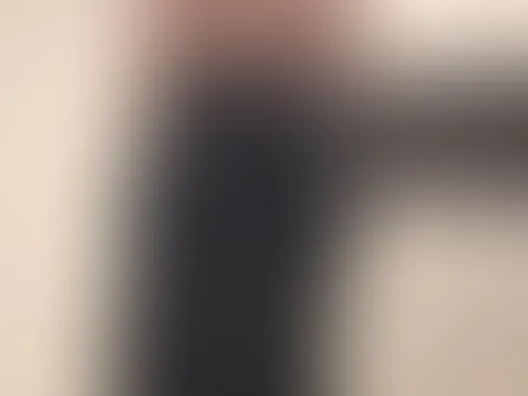 Was ich darunter trage ? Na nichts schau selber du könntest mich also mit nehmen unt unterwegs schon F**ken bis zum geht nicht mehr