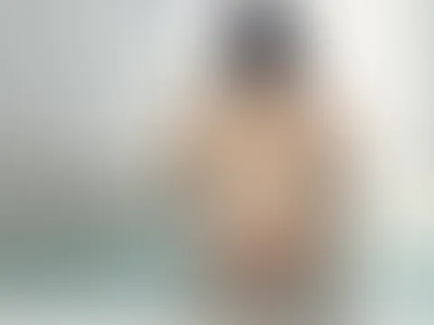 Letztes Mal in diesem Pool … magst du hinter mir sein und es klatschen lassen ?!😋💦🍑