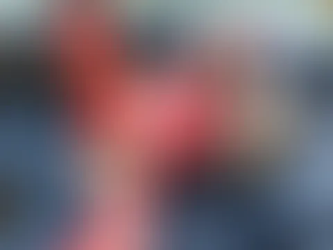 Zeigefreudig und geil komplett in Red 😈 gefällt es euch ?