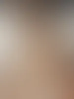 Meine Freundin nackt voll mit Mehl verschmiert