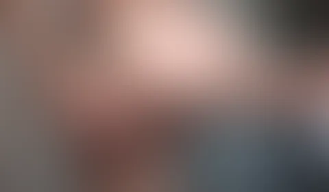 Schau genau hin, wie langsam dieser Plug rein und wieder rausrutscht 🥵🍑