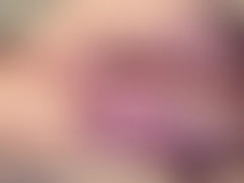 Ich habe mir einen Plug in meine P***y geschoben und ihn dann langsam rausgedrückt, bis er mit einem Plopp rauskam. Ich liebe dieses Gefühl...😈