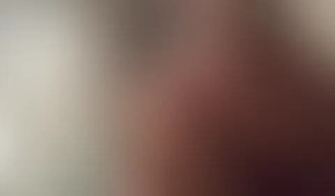 Lack, Halterlose, Glas und eine enge R*****e 😈.. was man nicht so alles auf dem Handy findet 😇… bin schon ne kleine verdorbene manchmal 😋.. wusstest du eigentlich das ich wegen euch eine A**l liebe