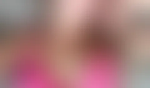 Ich möchte dir natürlich nur mein neues pinkes Dessous-Set zeigen, aber halt eben auf MiMi-Art. 😏💋💦