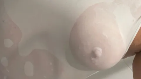 Die Boobs...