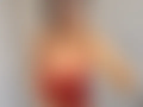 Haarige P***y in roten Dessous / Userwunsch