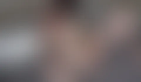 Der erste deepthroat Versuch! Spritz mir auf den Bauch!