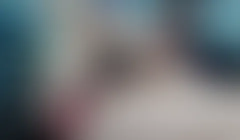 Mit vollgestopften Löchern gefingert bis zur Explosion
