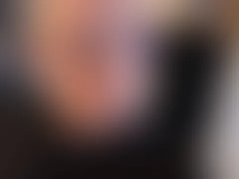 Kühler Blick, heiße Gedanken. Ich weiß genau, was ich mit euch mache. 😏🔥