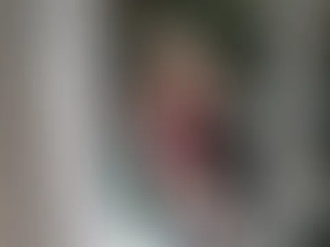Flüster mir was schmutziges ins Ohr 😈