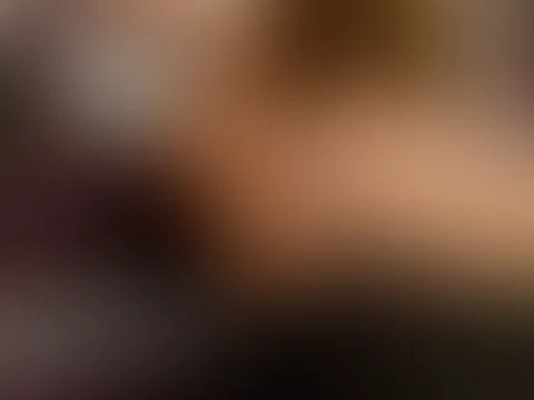 Manche spielen Klavier… ich spiele lieber mit deiner Aufmerksamkeit. 🖤🎹
