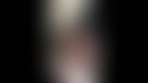 Unser erstes Tape ,  wir waren dabei Fotos zu machen als ich die Beule in seiner hose sah hab ich spontan vorgeschlagen mal ein Blowjob tape zu machen. Hab eine ordentlich ladung in den mund bekommen