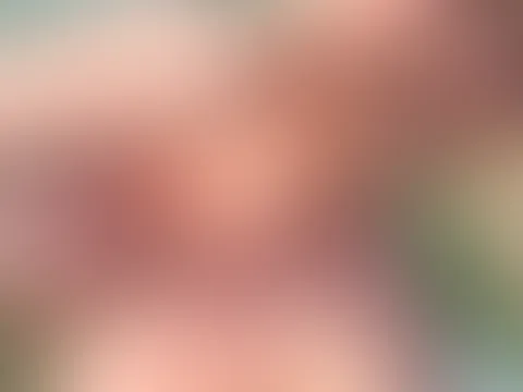 Oben ohne an einem öffentlichen See. Würdest du mich ansprechen wenn du mich sehen würdest? 😜😘