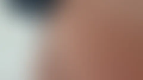 Versaut in der öffentlichen Toilette 👅