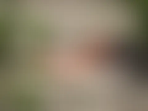 Dreister Spanner besamt meine M****i im Bikini am See!