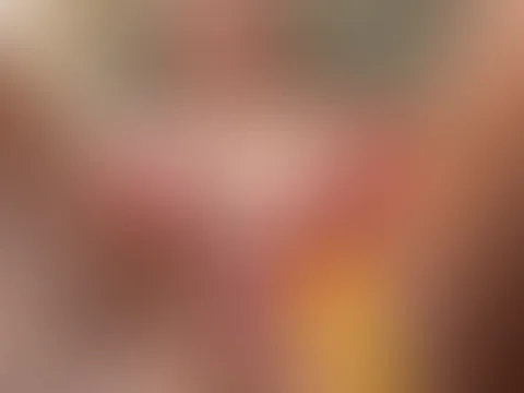 Mir fehlt hier noch eine Zunge 👅 und danach gerne ein dicker Prügel! 🍆💦