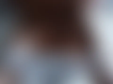 Guten Morgen… Bist du schon wach? Soll ich diese Höschen ganz ausziehen?