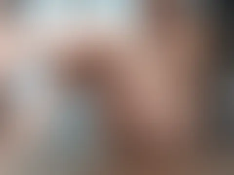 Hey Boys 😈, für mich geht es bis Freitag mit dem Camper weg 🚐💨. Lust mich zu begleiten und meine P***y dabei immer schön vibrieren zu lassen 😈?