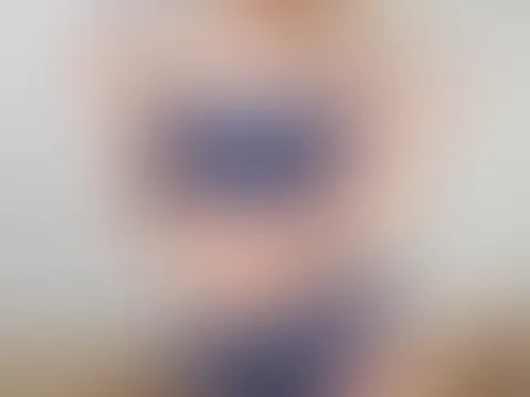 Ich glaube ohne Kleid gefalle ich dir etwas besser oder? ðŸ¤ðŸ˜‰ oder hab ich noch zu viel an?