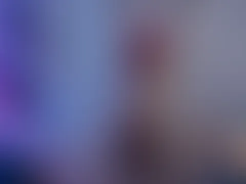 Andreaskreuz, Dildo und Domi Gefesselt bin ich dem Dildo in meiner P***y und dem Domi an meinem Kitzler ausgeliefert