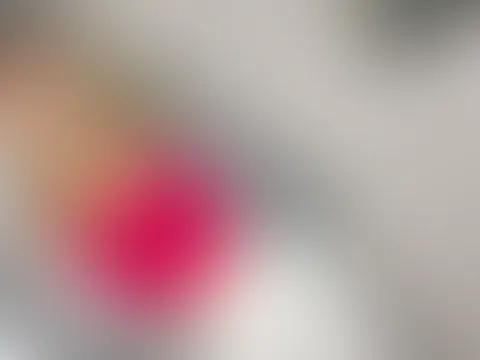 Freches Teen verführt Stiefvater vor der Kamera!