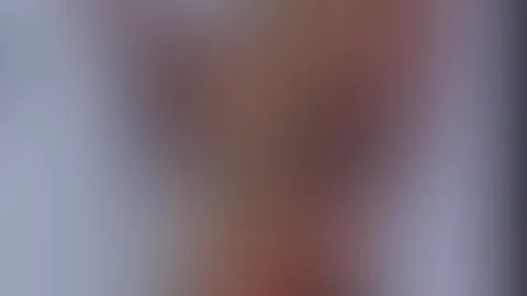 Soft, offen und schon zuckend… was würdest du als Erstes mit mir machen? 😈🍑💦