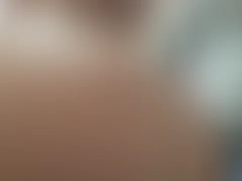 Schau dir breitbeinig meine M****i und meinen A***h
