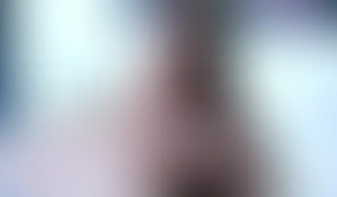 Ich schiebe mir intensiv den Dildo in die M****i!